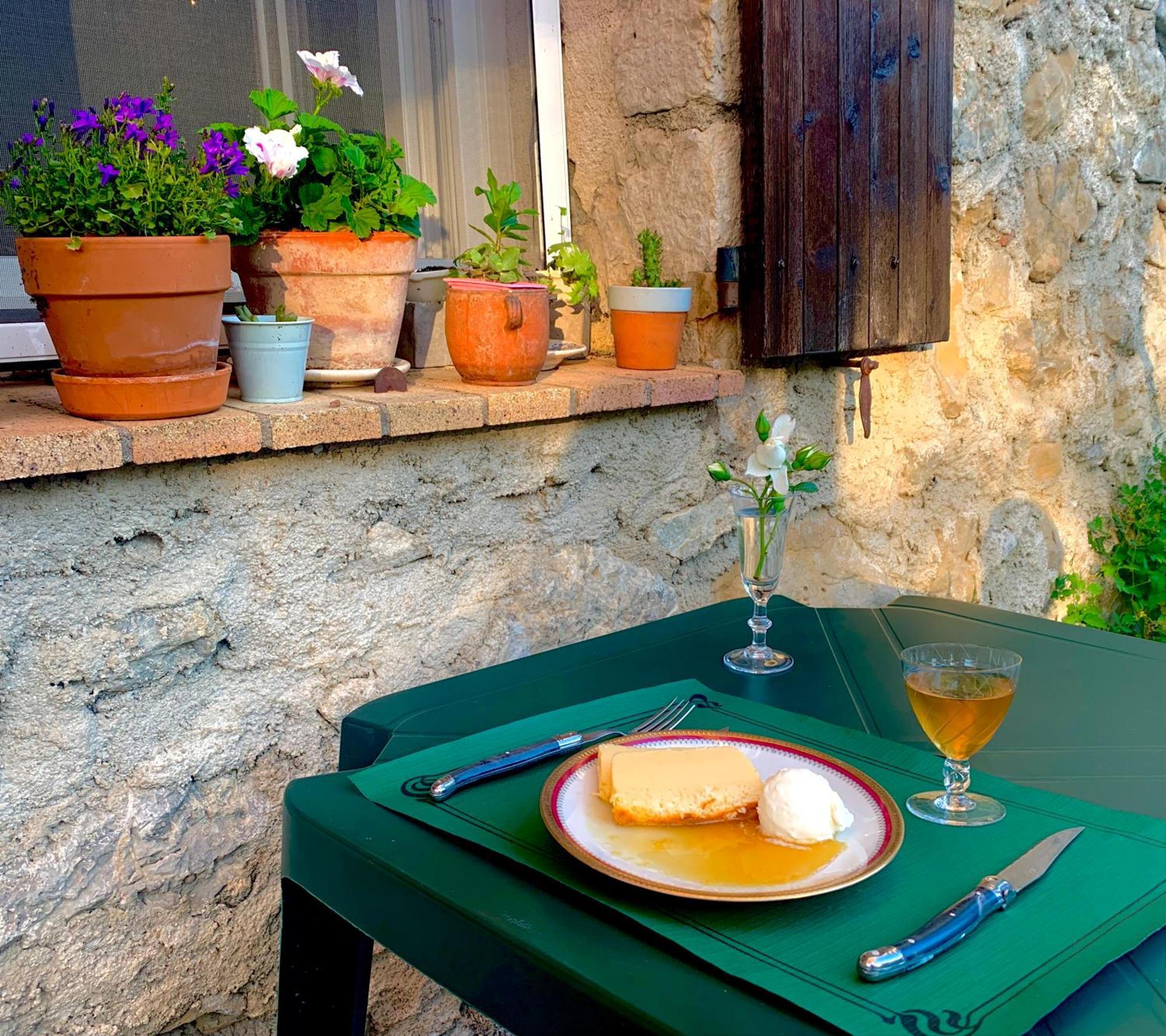 Auberge Lou Jas Soleilhas Exterior photo